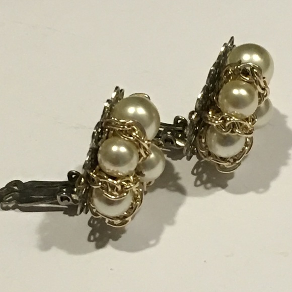 Vintage Faux Pearl Cluster Earrings - Picture 2 of 8